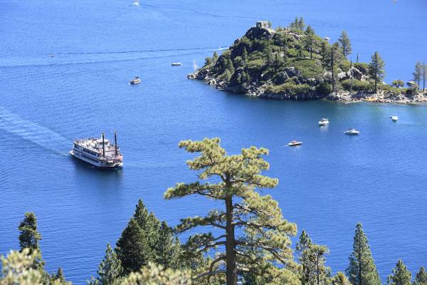 boating in Lake Tahoe